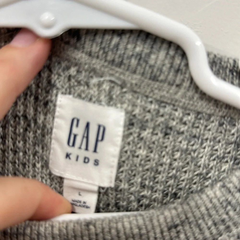 Gap gray waffle knit sweater kids L